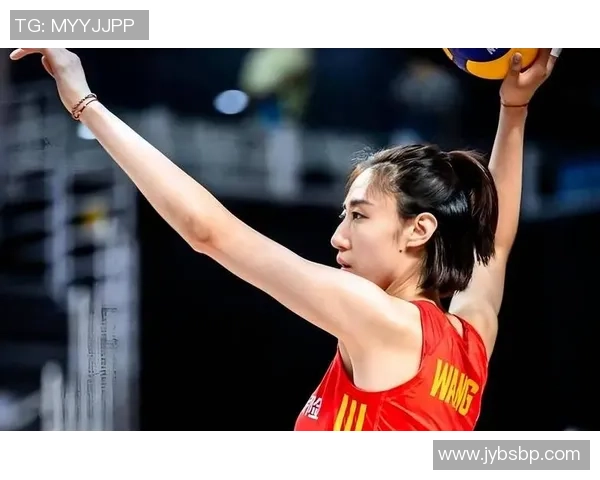 王媛媛首秀降服土超球迷！被赞来自我国的一堵墙，拎着行李拿8拦